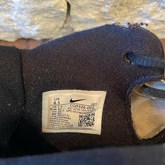 Nike Kyrie 7 Basketball Shoes - Picture 7 of 14